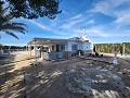 Preciosa casa de 2 dormitorios con piscina, agua corriente y energía solar. in Alicante Dream Homes API 1122