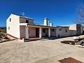 Landhaus mit 5 Schlafzimmern und 1 Bad in Caudete in Alicante Dream Homes API 1122