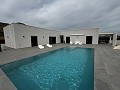 Moderne villa met 5 slaapkamers en 3 badkamers in Macisvenda in Alicante Dream Homes API 1122
