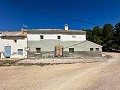 Ruim landhuis met 8 te renoveren kamers in Yecla in Alicante Dream Homes API 1122